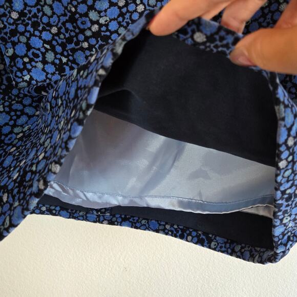 XS–S Fit - Vintage Velvet Mini Skirt by Gap Kids (Holiday 2003) - Picture 4 of 5